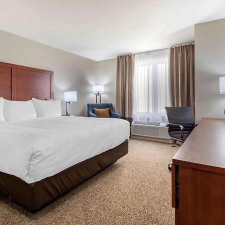 Comfort Inn & Suites Greater Napanee Exterior foto